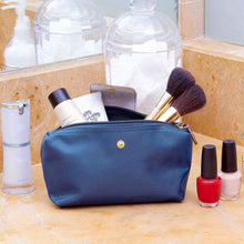 Cargar imagen en el visor de la galería, Cosmetiquera Loira de poliéster y curpiel---CIDAM003