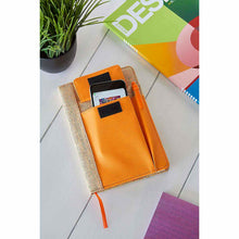 Cargar imagen en el visor de la galería, LIBRETA SELIGER DE PAJA Y CURPIEL--CIHL2070