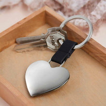 Cargar imagen en el visor de la galería, Llavero corazón metálico---CIM2075