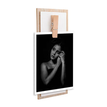 Cargar imagen en el visor de la galería, Portarretrato Kromeriz vertical de madera---CIPRT120