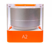 Cargar imagen en el visor de la galería, Bocina Metálica con bluetooth, con luz azul en la parte inferior creando un halo--TKTEC020
